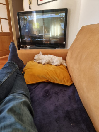 30-9-25 lekker samen bank hangen